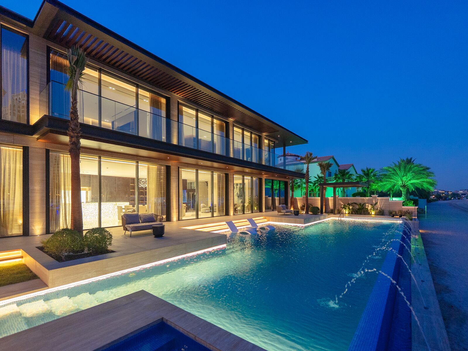 Palm Jumeirah Waterfront Villas